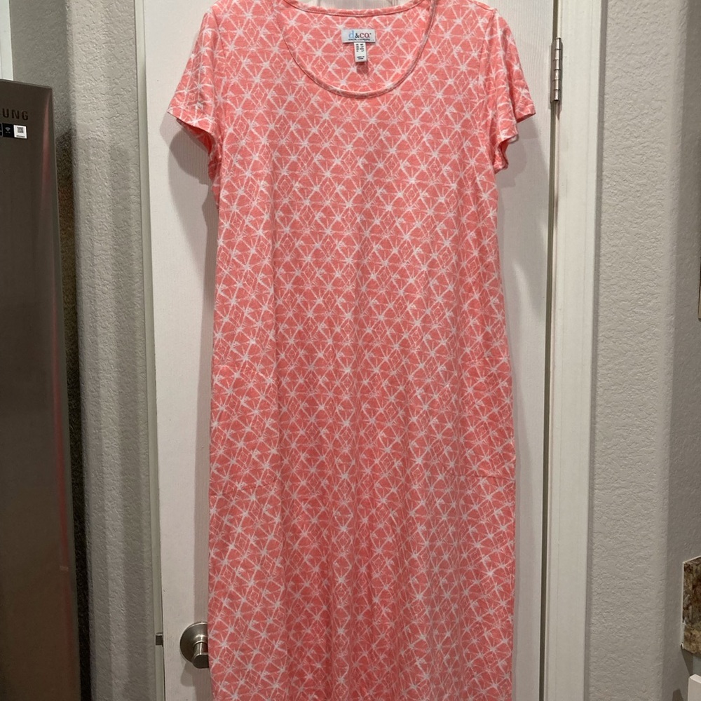 D & Co Pink Geometric Pattern Dress